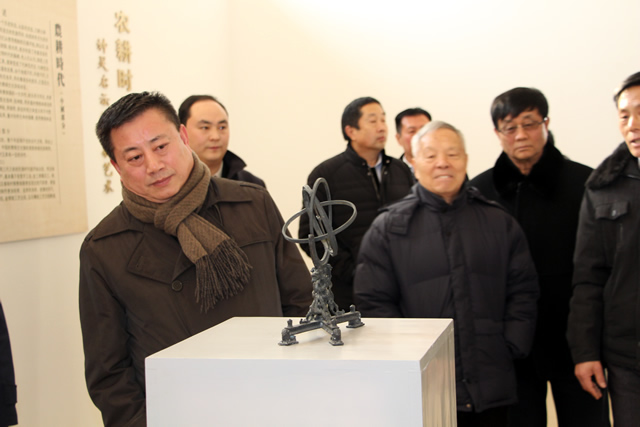 在华日青铜雕塑艺术品文化产业园参观